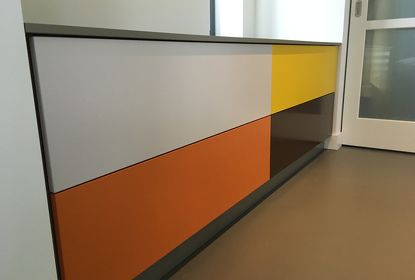 Maatwerk dressoir inloopkast